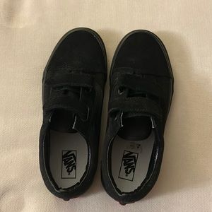 Vans Kids old school V shoe size 5 US juniors. New, never worn.